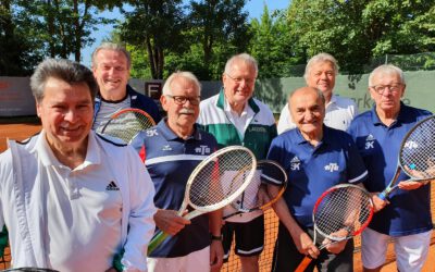 Tennis -Herren 65 des HTC feiern Aufstieg